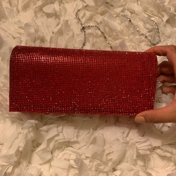 Red clutch - Picture 3 of 8